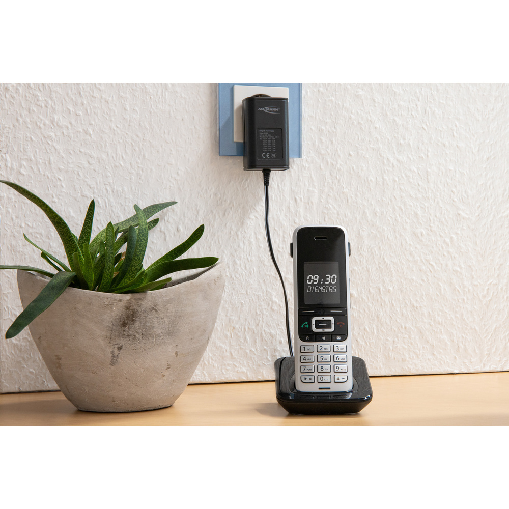 Ansmann Universalnetzteil APS 300, mit siebenteiligem Steckerset, 3-12 V, 0,3 A